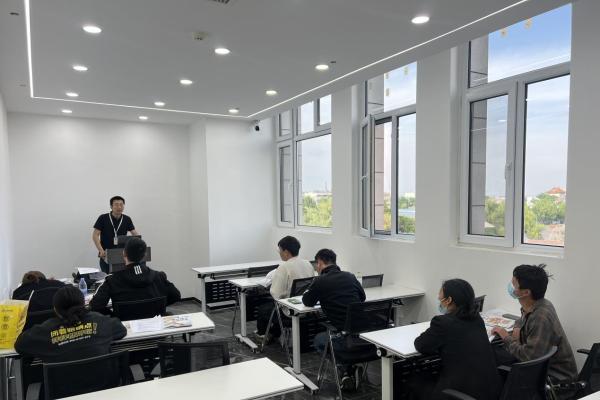小糕学姐商学院启航，用十年沉淀为加盟商搭建完整经营护城河 