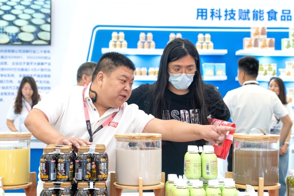 祖名重磅推出吃豆人联名系列产品，游戏IP赋能豆制品玩味出圈 