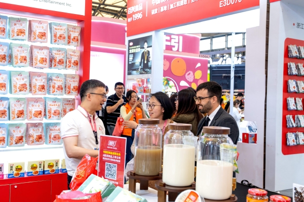祖名重磅推出吃豆人联名系列产品，游戏IP赋能豆制品玩味出圈 