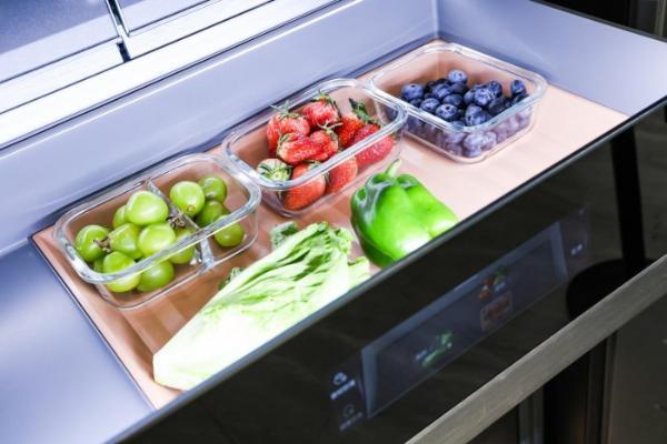 20年品牌10年冠军：卡萨帝冰箱AI细胞级养鲜守护20微米蓝莓细胞 