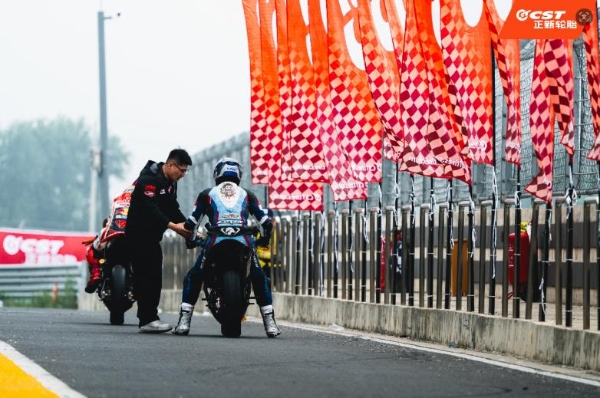 打破赛道壁垒!郑州机车盛宴收官,全民摩托运动热潮持续升温 