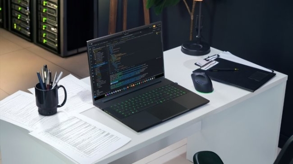 RAZER发布新款灵刃18——台式机级性能 赋能游戏与 AI 开发 