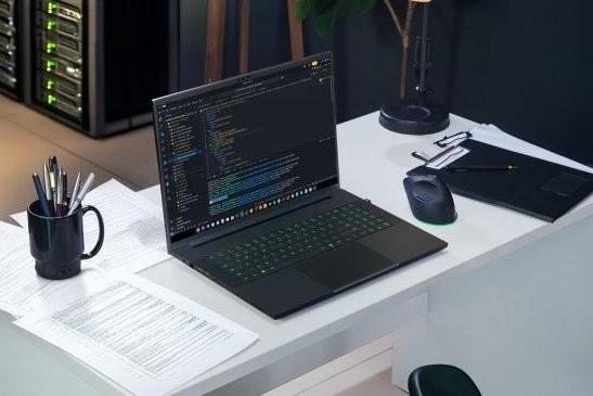 RAZER发布新款灵刃18——台式机级性能 赋能游戏与 AI 开发 
