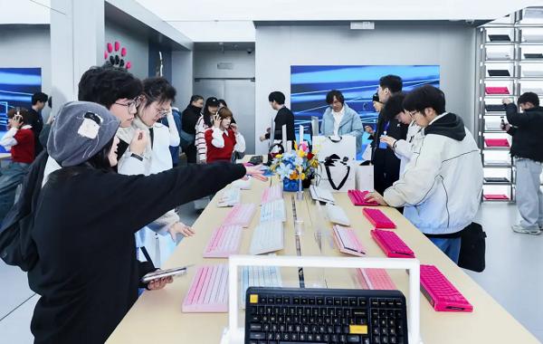 爆款已成矩阵，迈从四大外设品类均现百万销量单品 