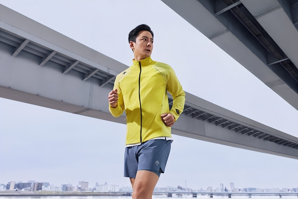 迪桑特推出全新DYNAMIC FLUID 4.0流体鞋及「迪桑特破风」跑步夹克 以专业跑步装备助力城市跑者畅跑前行 