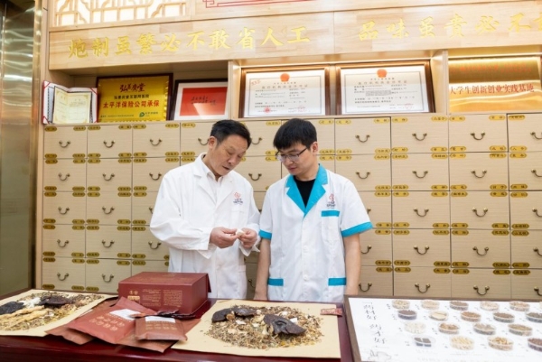 弘善庆堂潘际纯，专注脾胃病四十年的市级名中医 