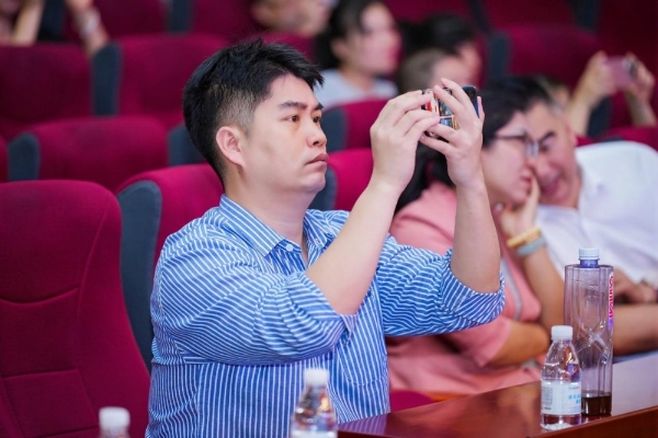 孩子初中成绩不错，到了高中却跟不上？卓远未来如何帮学生完成“初高衔接” 
