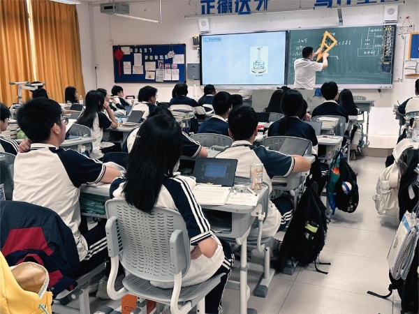 孩子初中成绩不错，到了高中却跟不上？卓远未来如何帮学生完成“初高衔接” 