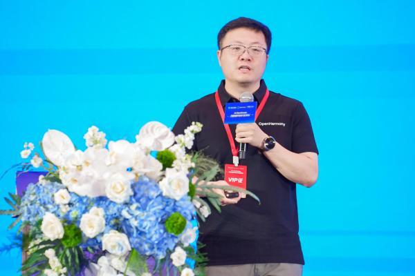 打造标杆版本、加速设备上量，开源鸿蒙迈向产业规模化新阶段 