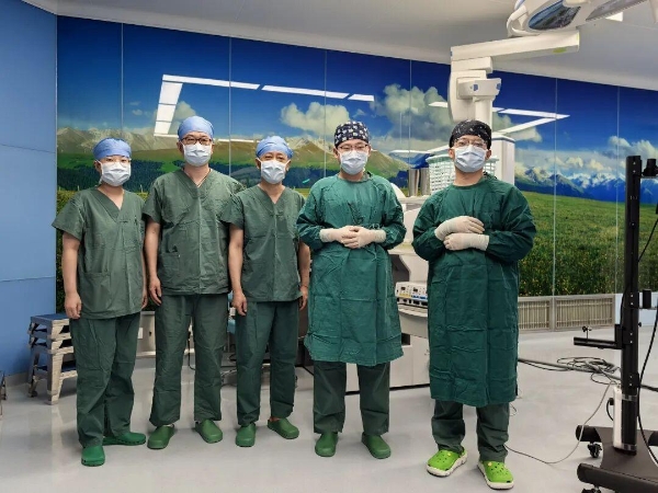 微创再突破！北京安贞医院完成北京市首例蛇形臂单孔机器人经肋间肺叶切除术 