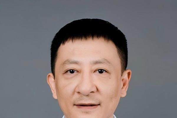 微创再突破！北京安贞医院完成北京市首例蛇形臂单孔机器人经肋间肺叶切除术 