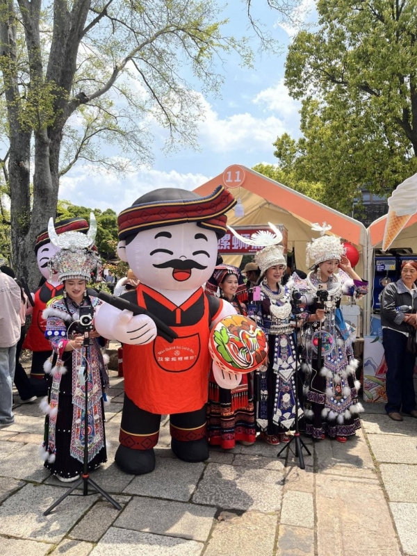 从漓江畔到广富林：一场“三月三”盛会背后的沪桂情缘与茂掌柜的味觉坚守 
