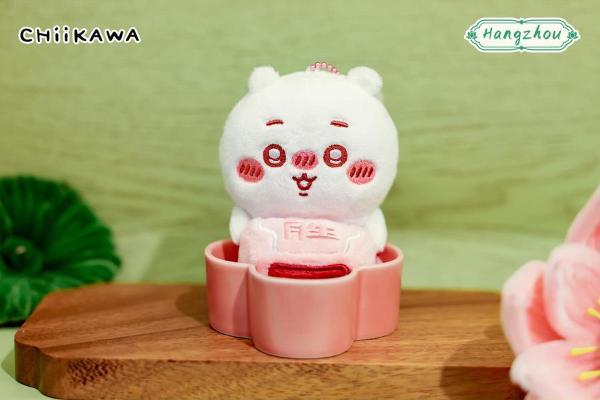 吉伊卡哇Chiikawa杭州旗舰店开业：以“在地化”致敬宋韵，以热爱致敬传统文化 