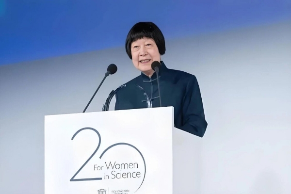 从“缺席”到“在场”，三代人的手拉手接力 