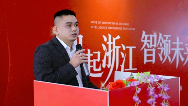 亚洲首款AI植发机器人磅策HAIRO落地浙江，金柯桥植发开启智能新时代 