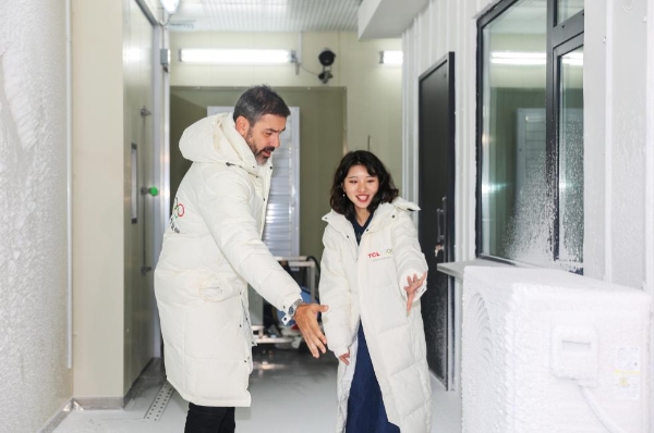 阿森纳名宿罗伯特·皮雷走进 TCL空调广州智能智造基地，点赞硬核科技 