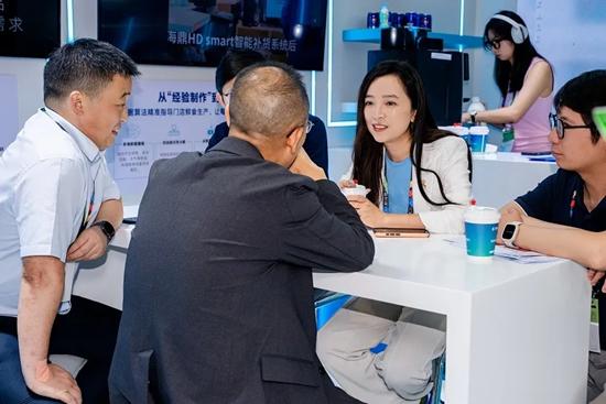 邻几、一网、壹度——海鼎3大案例入选CCFA榜单，AI方案惊艳2026便利店大会 