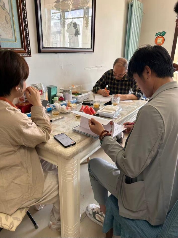 母亲节暖心相遇 快装巴士罗润涵获退伍军人业主温情托付 