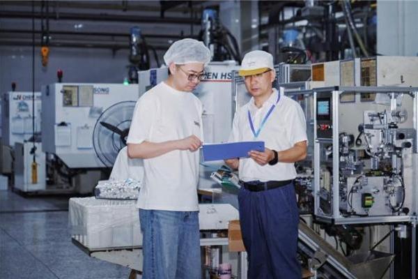 三十三年匠心铸国民口腔品牌 青蛙牙刷蝉联线下销售额四冠王 