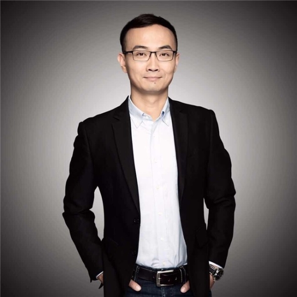 人形机器人浪潮下的营销怪才