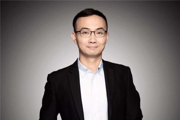 人形机器人浪潮下的营销怪才