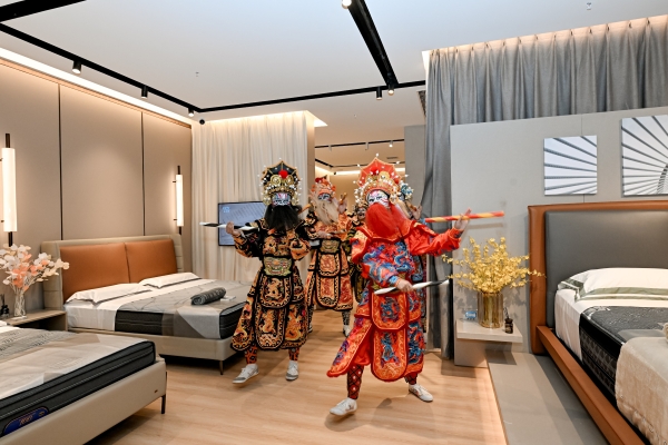 潮韵英歌贺启新｜Simmons 席梦思汕头店焕新启幕，共赴源梦奇际 