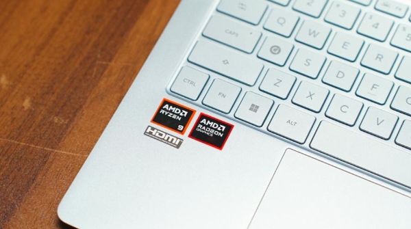当非遗遇见 AI：AMD、京东携手北京服装学院研究生科研团队及国家级非遗传人，共探非遗创作新路径 