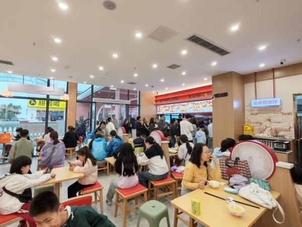 袁记肉夹馍八店同启引爆西北 五一业绩全线飘红彰显品牌硬实力 