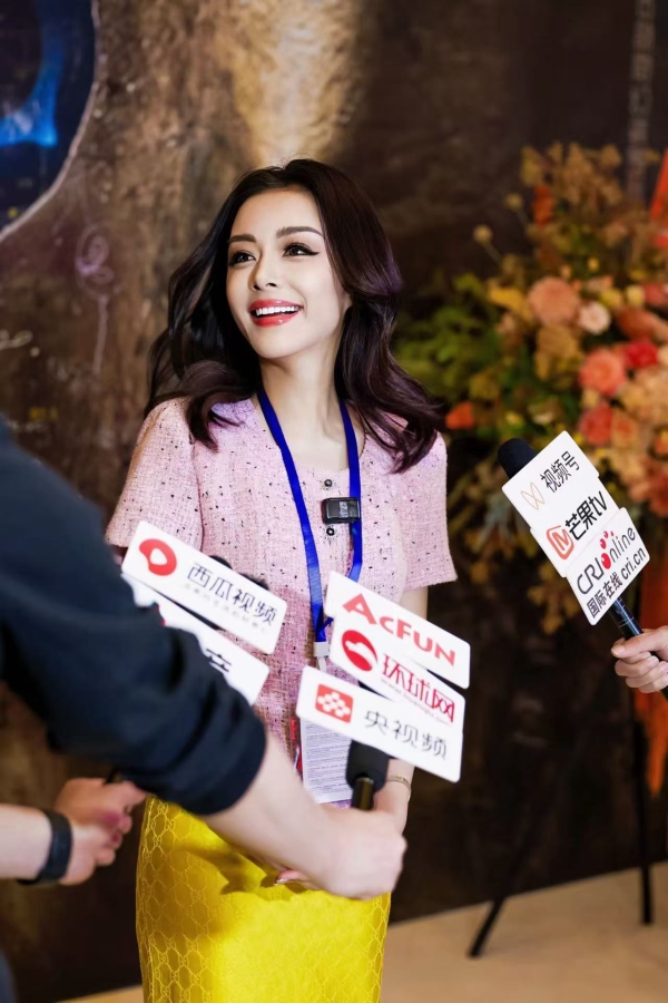 《爸爸的时光机》圆满落幕，收藏家王凯丽以定力书写中国原创舞台剧的"时光答卷" 