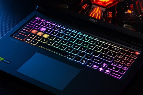 升级全新模具+双烤200W越级性能，微星神影16 Max新品预约中 