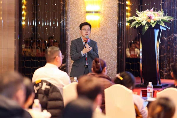 对话CoCo都可营运负责人：从“管”到“伴”，用一套方法论帮加盟商“扎下根” 