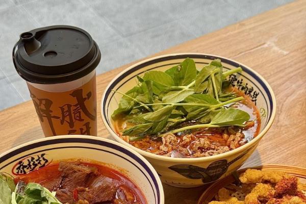 新品番茄脆哨拌粉上市，乔杉杉米线如何从“区域爆款”迈向“全国现象”？ 