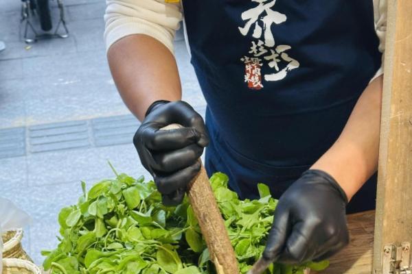 新品番茄脆哨拌粉上市，乔杉杉米线如何从“区域爆款”迈向“全国现象”？ 