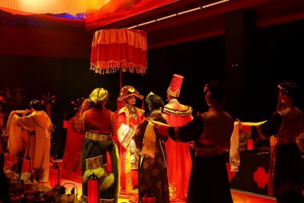 九寨沟沉浸式歌舞剧《文成公主宴》餐秀首演：以文塑旅铸同心、非遗活化启新程 