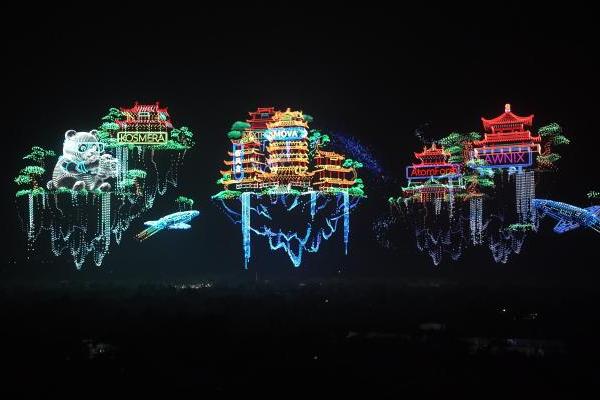 三万架时代来临：33,615架无人机同步升空 MOVA驭风者以三项吉尼斯纪录定义低空经济新高度  