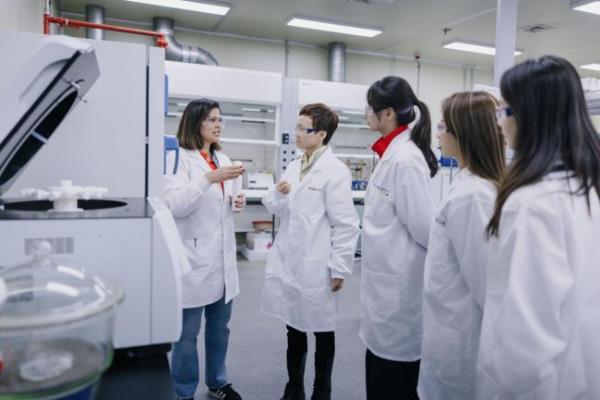 Swisse斯维诗夯实“真海外”品质链路！携手京东健康构筑全球合规标杆体系 