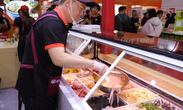 加盟进入“算账时代”：渝拌川为什么要把门店模型摊开给加盟商看？ 