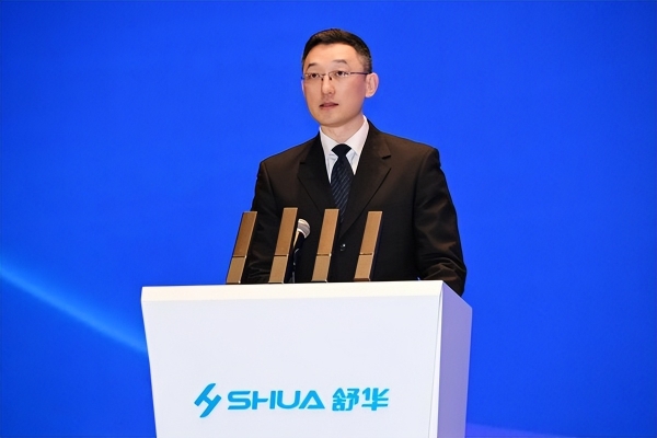舒华体育联合发布我国首部《科学运动发展报告》 