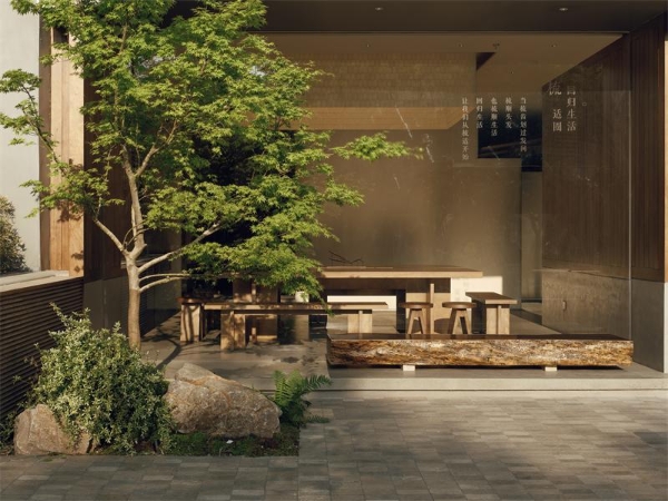 洛可可×谭木匠｜以“三品合一”重构东方木作，一把梳子开启生活「梳」适圈 