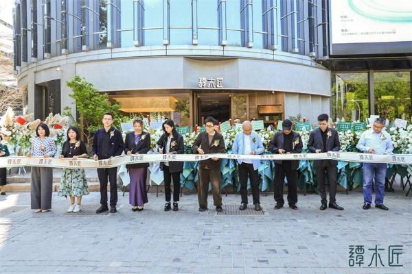 洛可可×谭木匠｜以“三品合一”重构东方木作，一把梳子开启生活「梳」适圈 