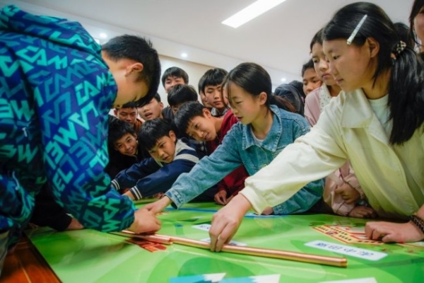 绿色力量 爱心苗乡 松下走进重庆彭水开展公益捐赠和科技进校园赋能活动 