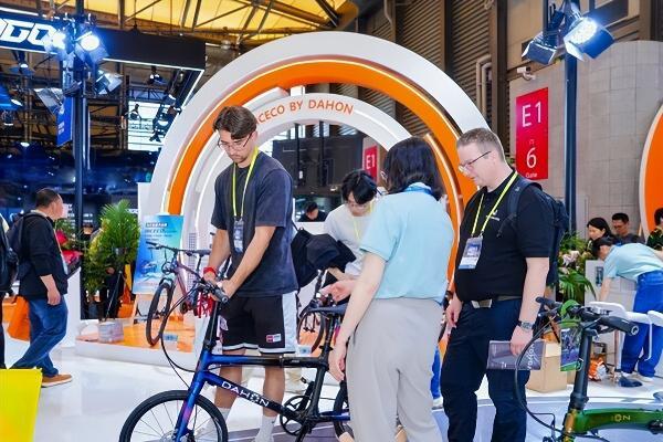 创新引领未来！DAHON大行"快车道"惊艳2026中国展 