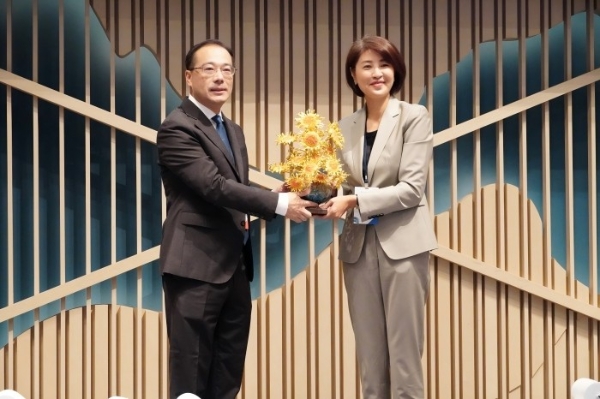 铜韵连两岸 文脉共传承 朱炳仁大师第29次赴台出席第18届两湖论坛 