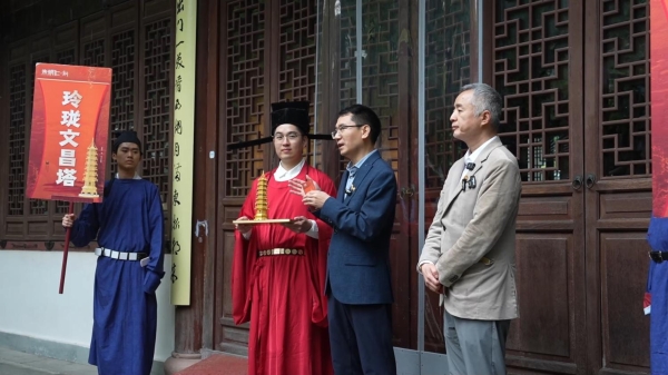 周大生×朱炳仁·铜联袂推出玲珑塔，溯源千年文运，寄寓金榜题名