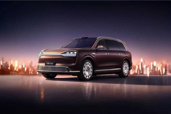 预订破3.5万台的背后：为什么50万级用户排队等全新一代问界M9系列