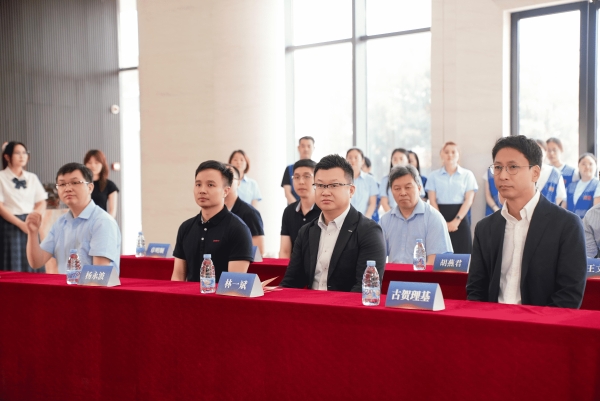 匠心启新·共赢未来——松下×简单有为 首台产品下线 