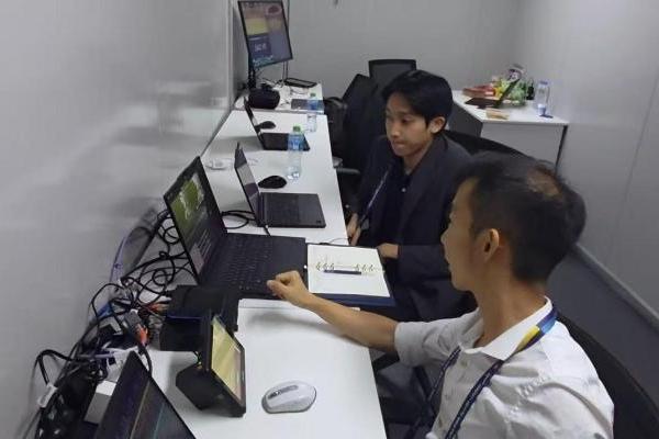 赛场雷雨延误两小时，联想技术护航世界杯平稳运行 