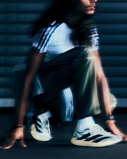 竞速美学标杆获权威认可！ 阿迪达斯ADIZERO EVO SL荣膺FNAA中国“年度鞋款大奖” 