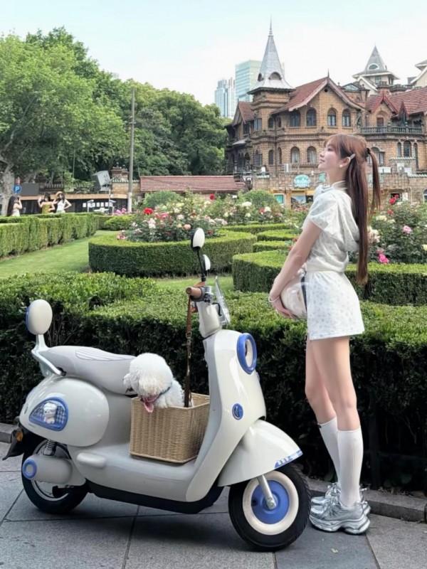 女生代步首选！雅迪摩登四款新品，承包你全年的精致出行 