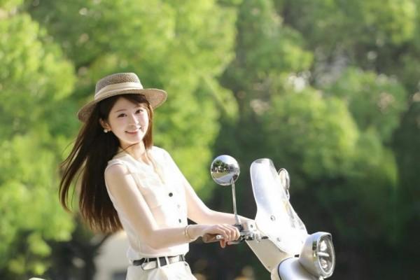 女生代步首选！雅迪摩登四款新品，承包你全年的精致出行 
